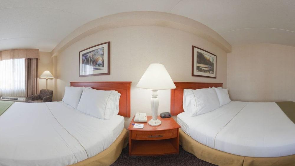 Holiday Inn Express Hotel & Suites Coralville By Ihg Eksteriør billede