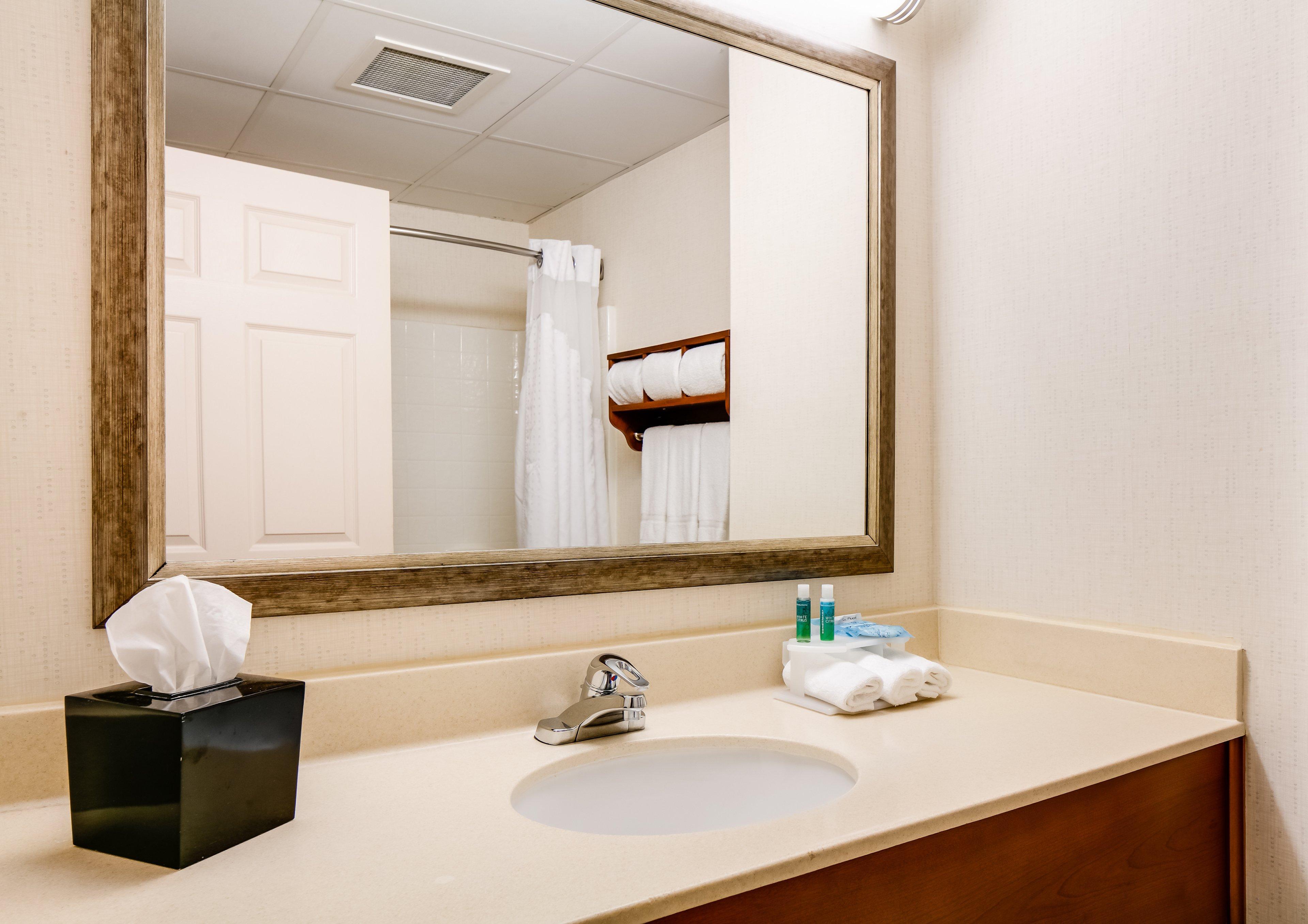 Holiday Inn Express Hotel & Suites Coralville By Ihg Eksteriør billede