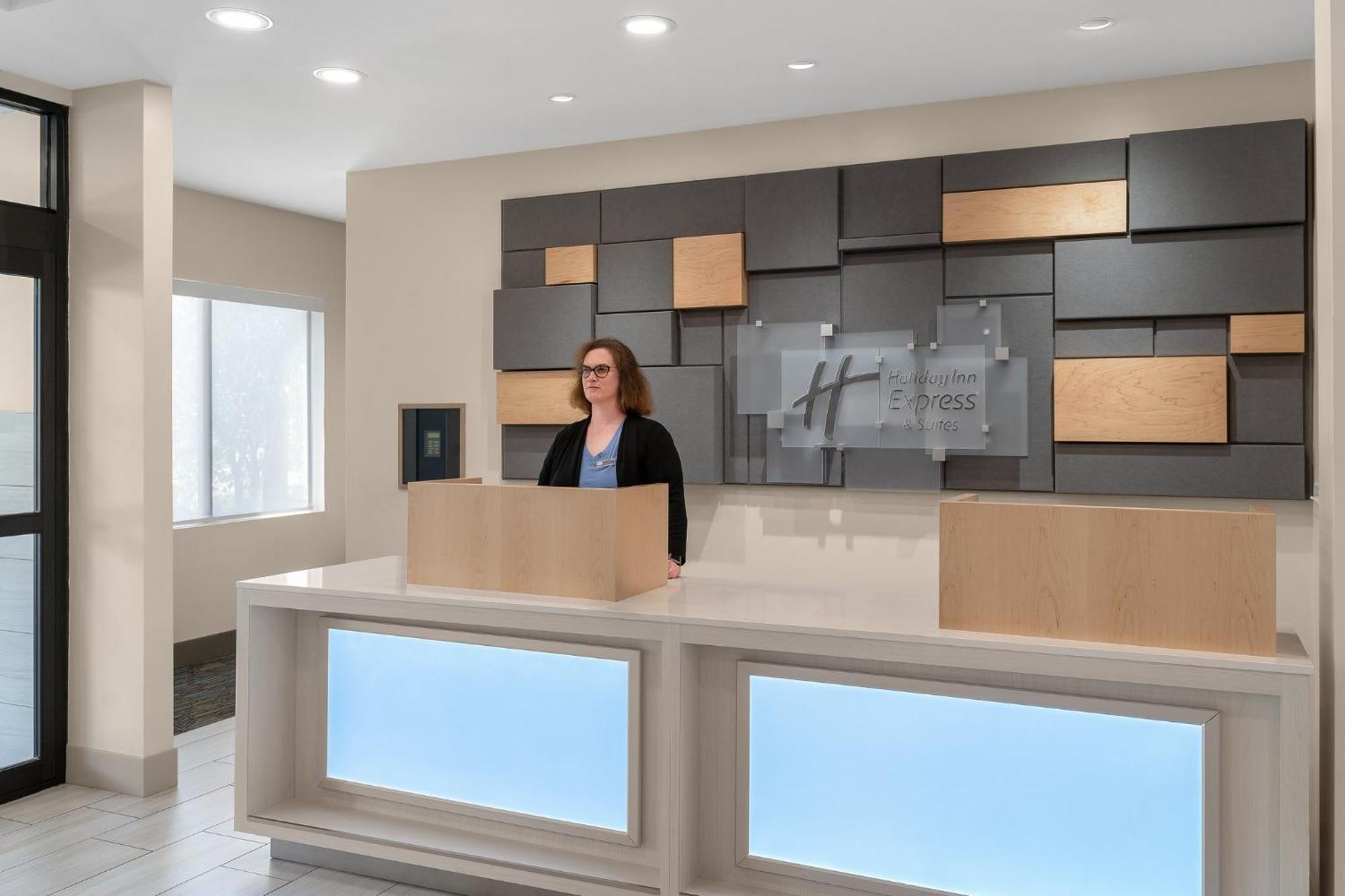 Holiday Inn Express Hotel & Suites Coralville By Ihg Eksteriør billede