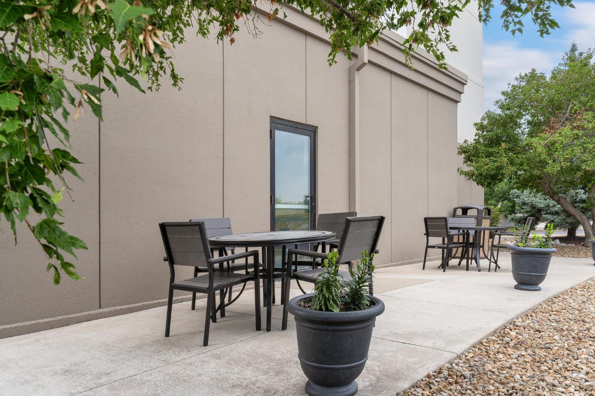 Holiday Inn Express Hotel & Suites Coralville By Ihg Eksteriør billede