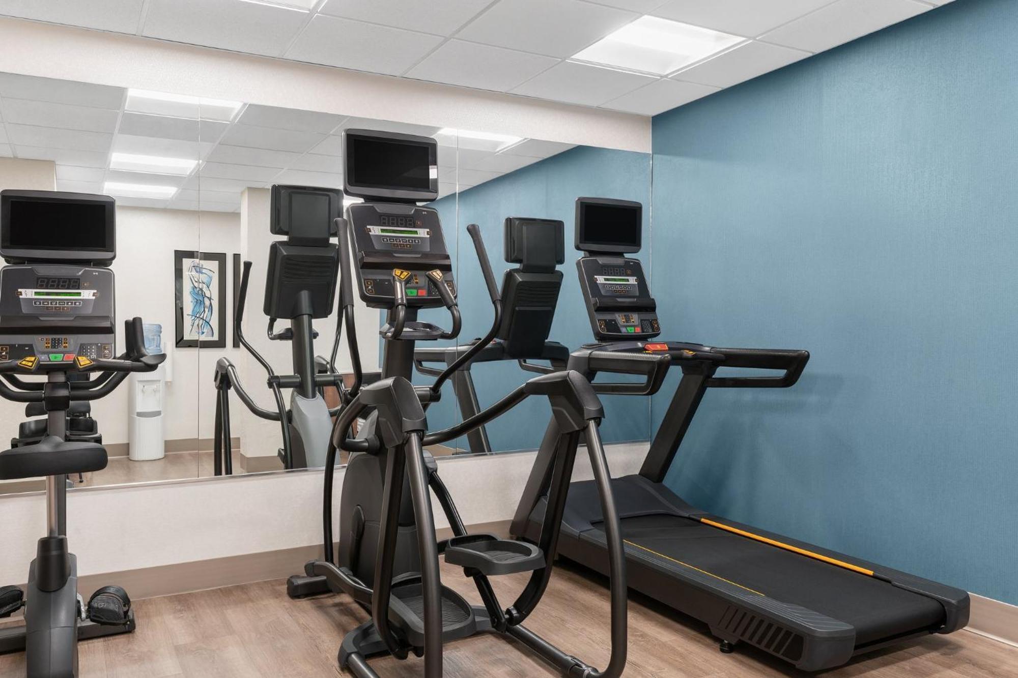 Holiday Inn Express Hotel & Suites Coralville By Ihg Eksteriør billede