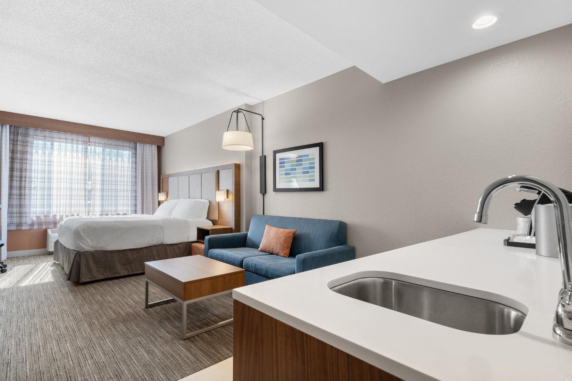 Holiday Inn Express Hotel & Suites Coralville By Ihg Eksteriør billede