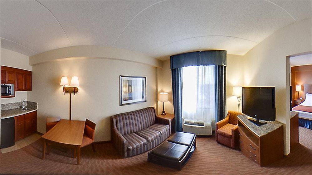 Holiday Inn Express Hotel & Suites Coralville By Ihg Eksteriør billede
