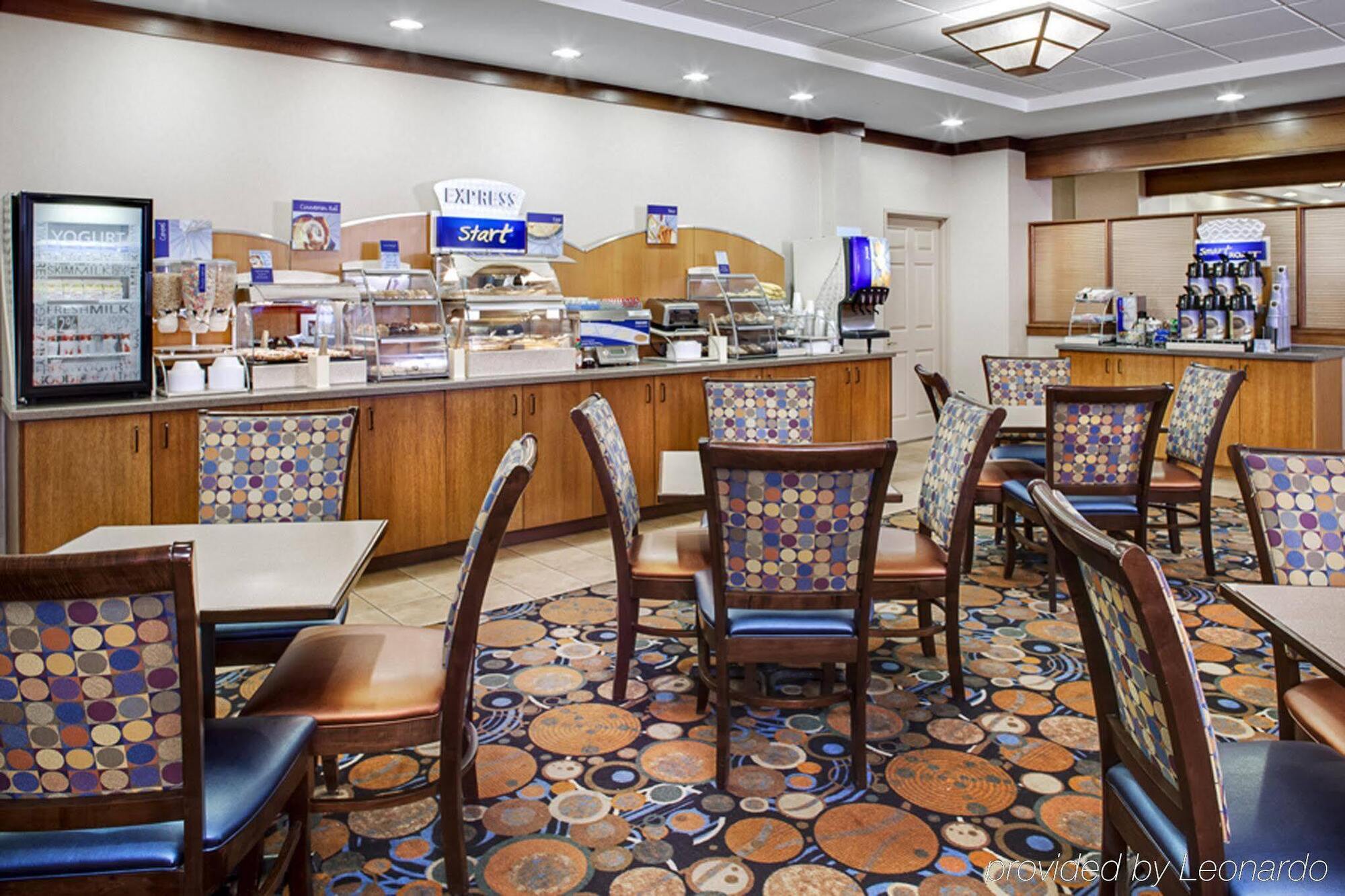 Holiday Inn Express Hotel & Suites Coralville By Ihg Eksteriør billede